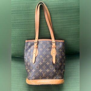 Authentic Louis Vuitton Small Bucket Bag. Preloved in good condition.